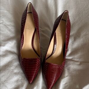Vince Camuto Burgundy Textured Heels